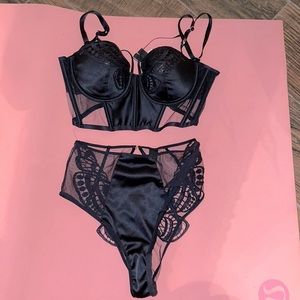 Victoria’s Secret butterfly bra & panties set